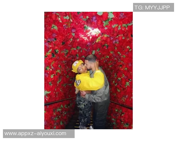 克莱女友晒拉布布穿球衣秀恩爱引发网友热议与羡慕 克莱女友晒拉布布穿球衣秀恩爱引发网友热议与羡慕